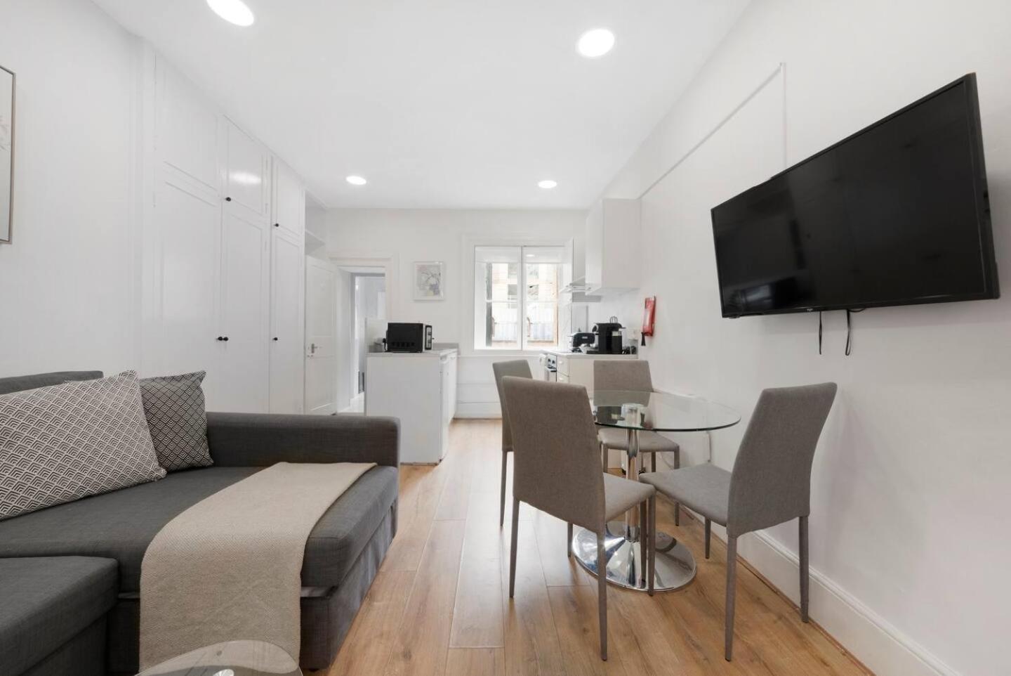 2 Bed Piccadilly Apartment 3 Лондон Экстерьер фото